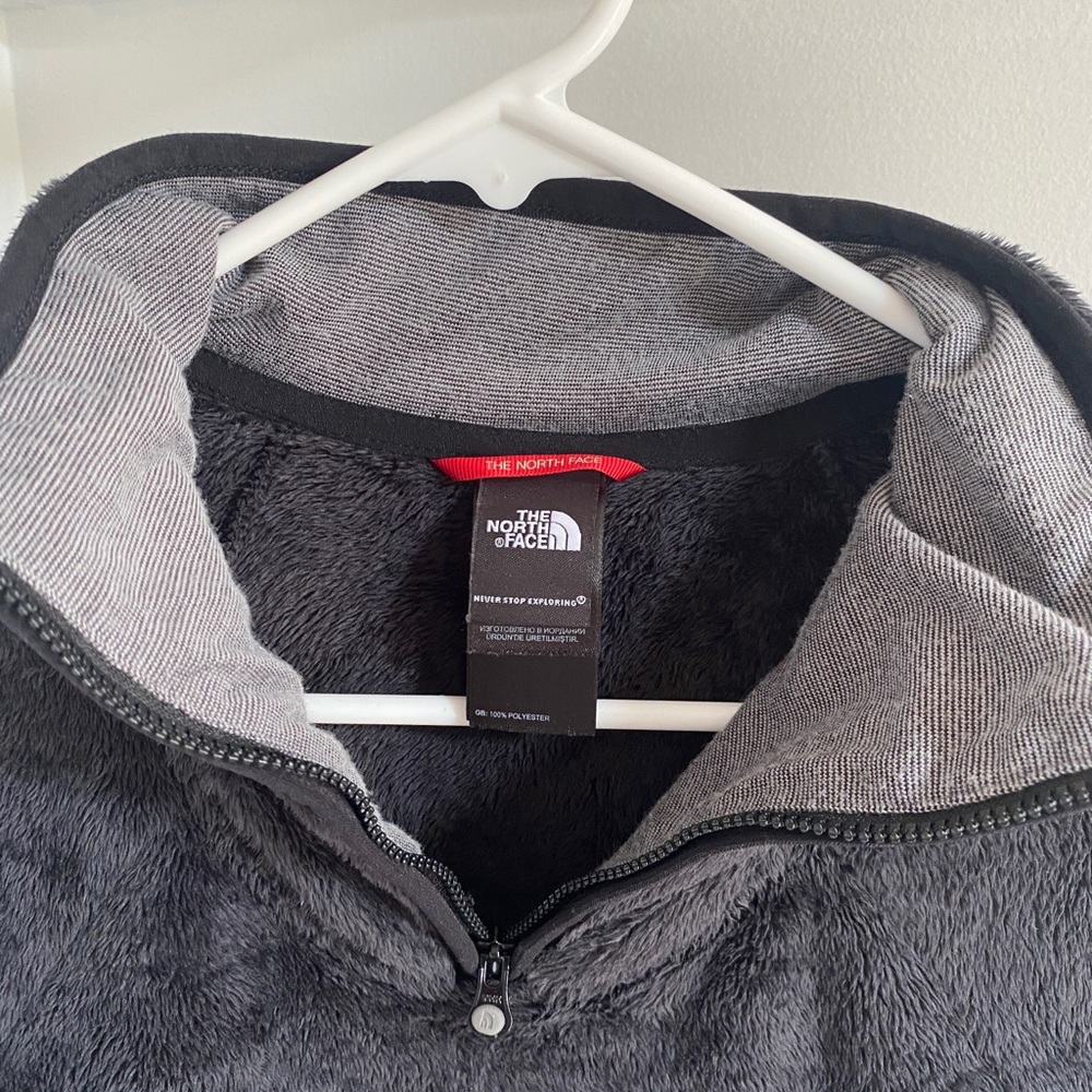 North Face Womens black pullover - Picture 3 of 4